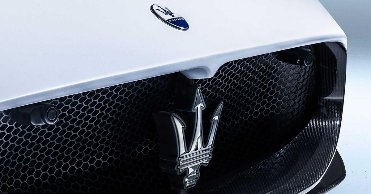 Компания Maserati обновила фирменный «трезубец» — Motor