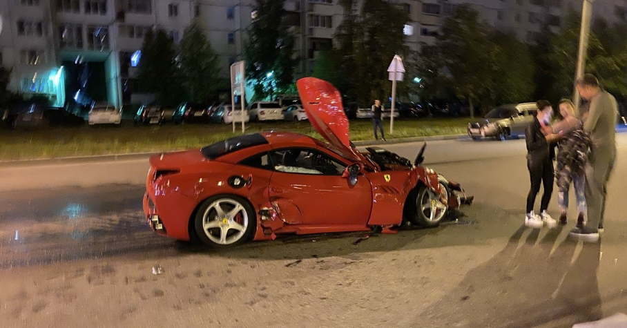 в Санкт-Петербурге неудачный дрифт BMW закончился аварией с Ferrari — Motor
